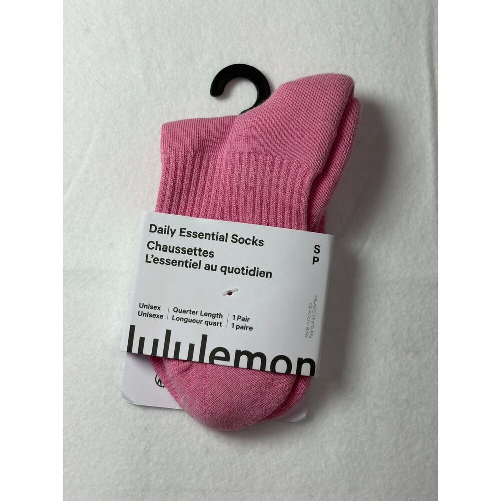 NWT Lululemon Daily Essential Quarter Length Socks Pink Cloud Small